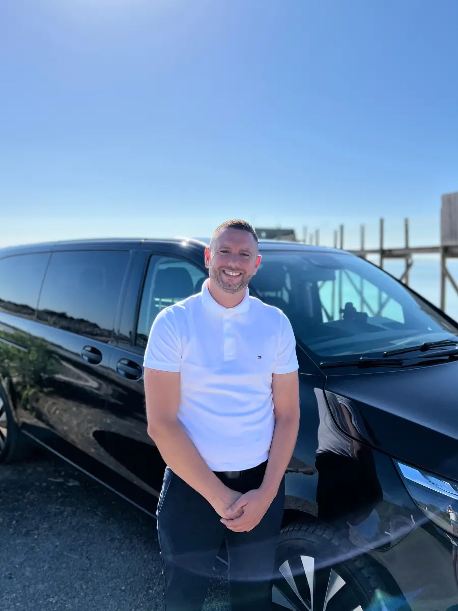 Jérémy Muller, votre chauffeur privé professionnel à La Rochelle et en Charente-Maritime.